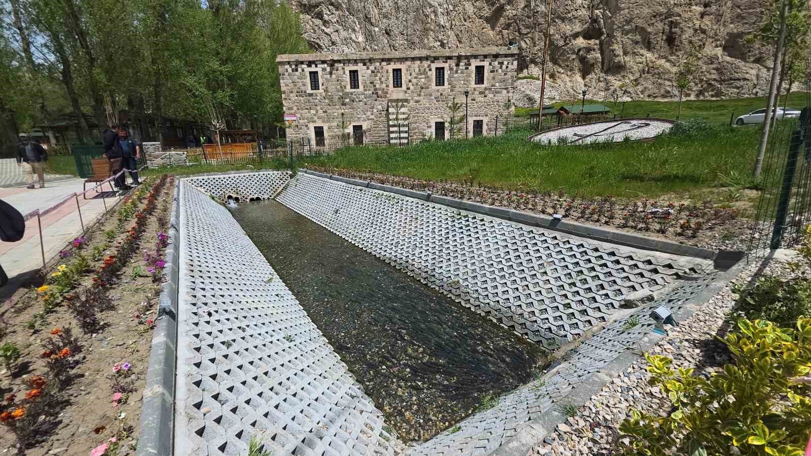vanda gorsel solen inci kefalleri tarihi horhor camiine konuk oldu 0 YUvlfj7f