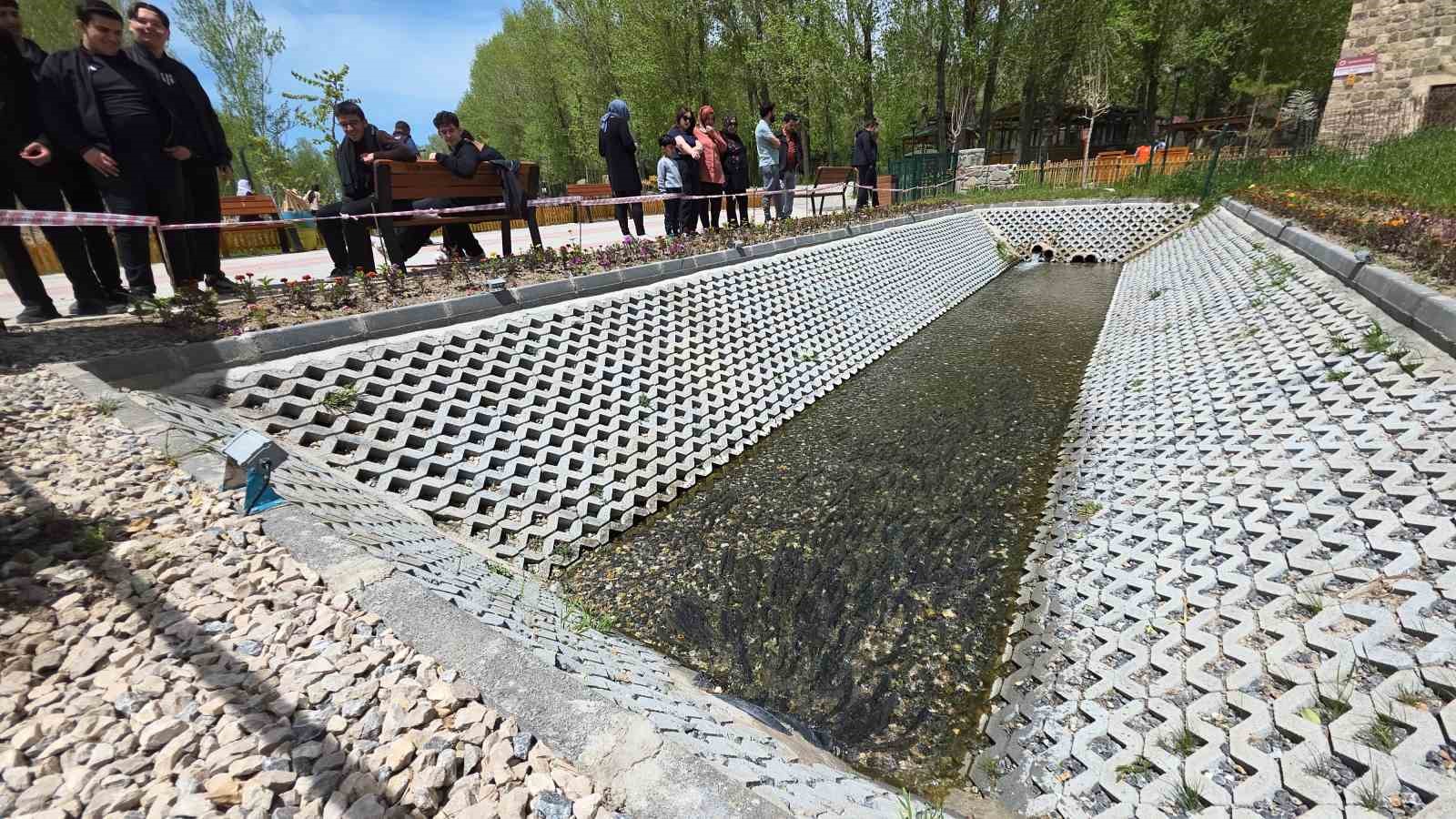 vanda gorsel solen inci kefalleri tarihi horhor camiine konuk oldu 4