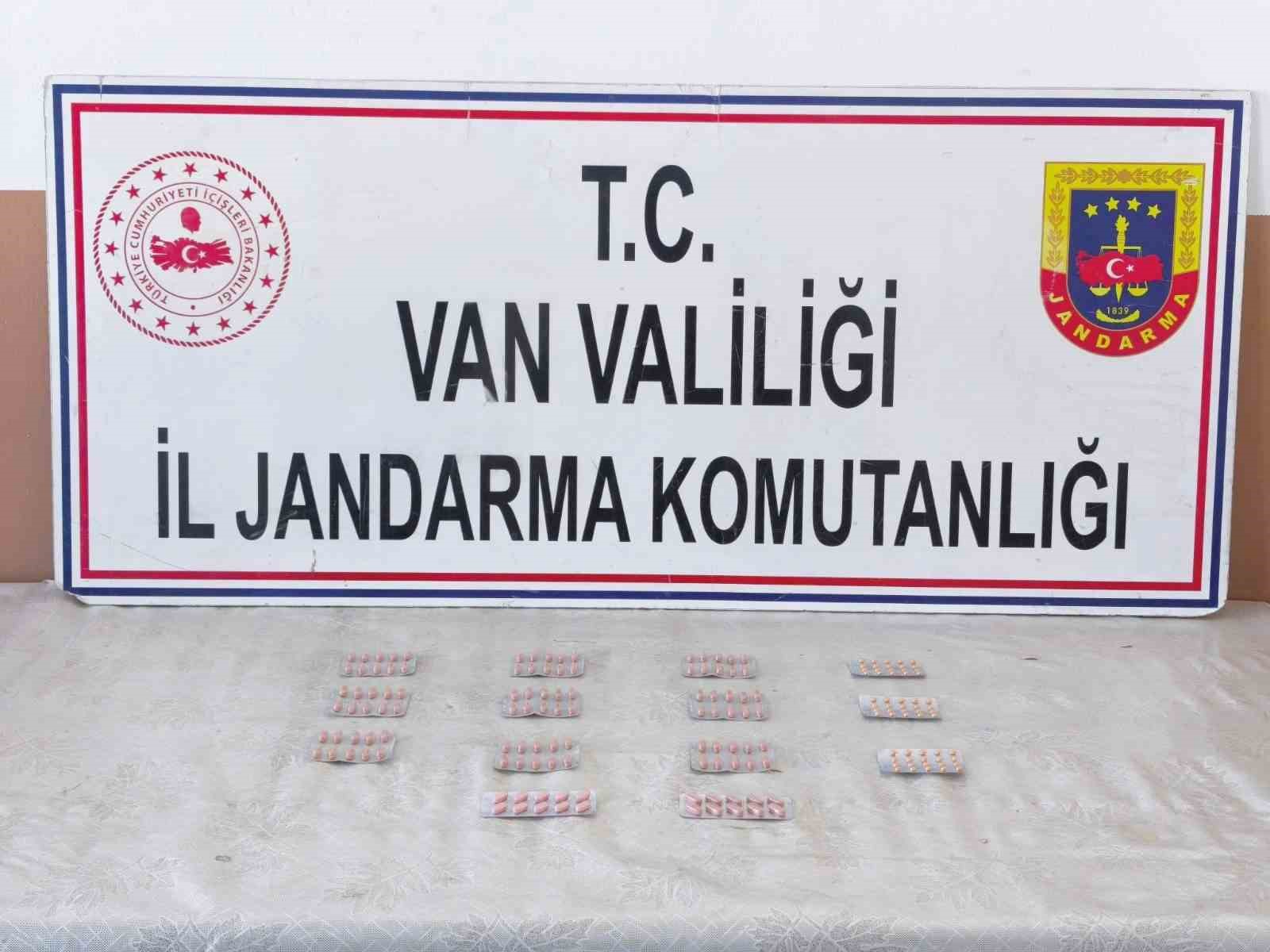 vanda kacak akaryakit ve sentetik hap ele gecirildi 1 HfdU2E19