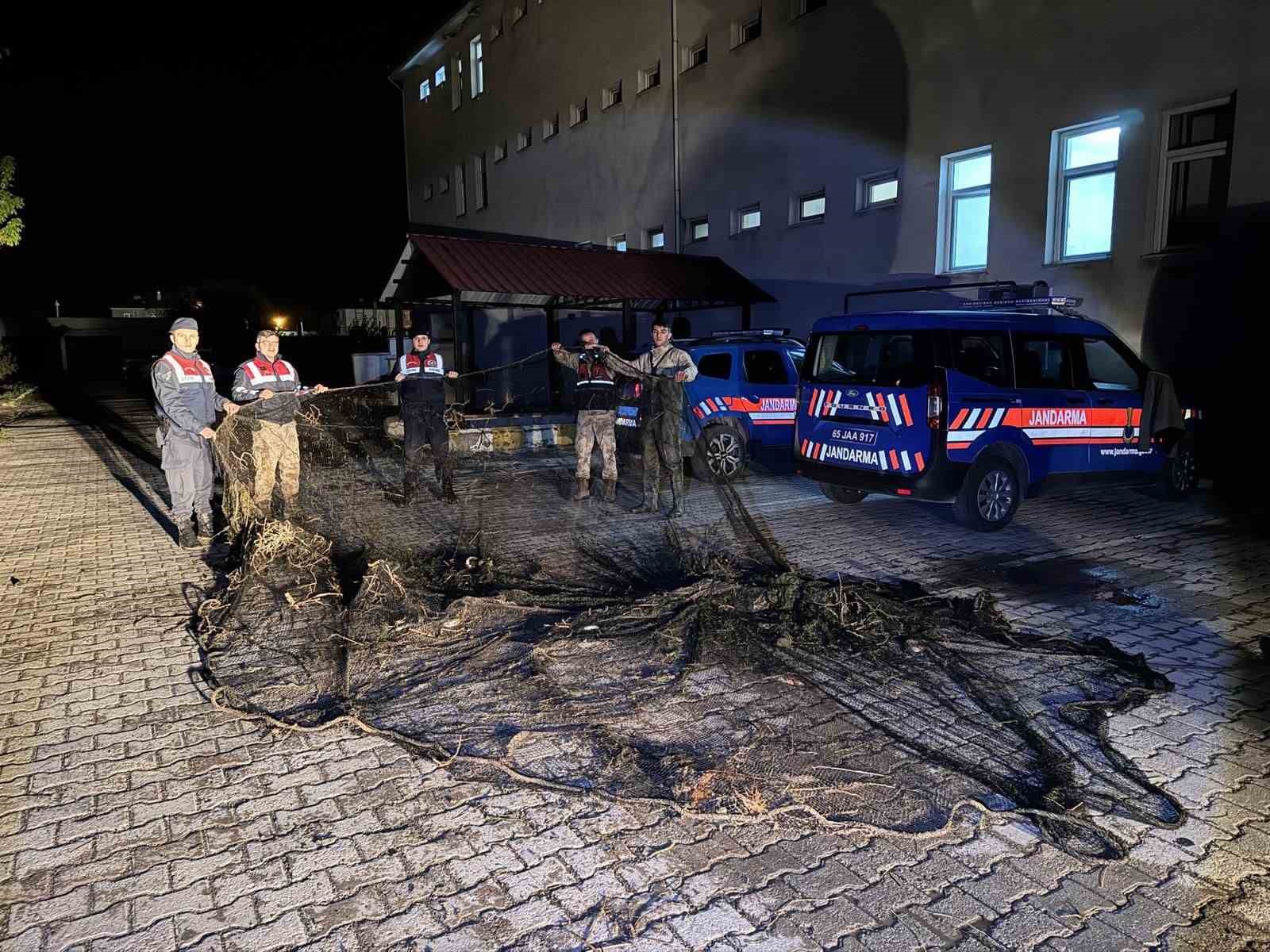 vanda kacak avlanan 800 kilo balik ele gecirildi 2 ArCRKsND