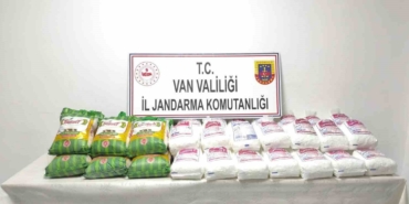 vanda-kacak-esya-ve-gida-maddesi-ele-gecirildi-Ww9Mdb77.jpg