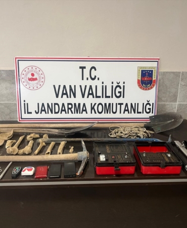 vanda-kacak-kazi-yapan-5-kisi-yakalandi-kemik-parcalari-ele-gecirildi-NNrgmQzZ.jpg