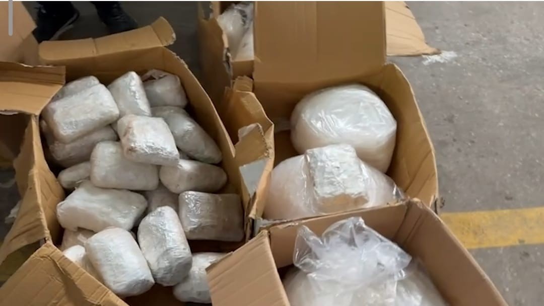 vanda kamyonette 90 kilo uyusturucu ele gecirildi 1 taeaXyD2