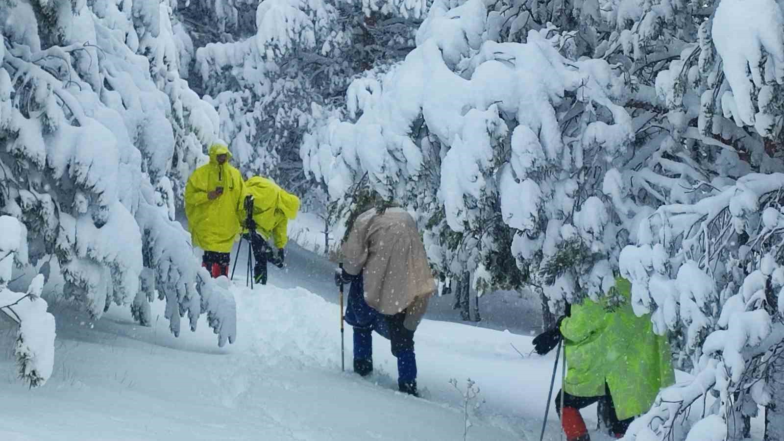 vanda kar nedeniyle yol kapandi rota toprakkaleye cevrildi 2 pDtBJ3NC