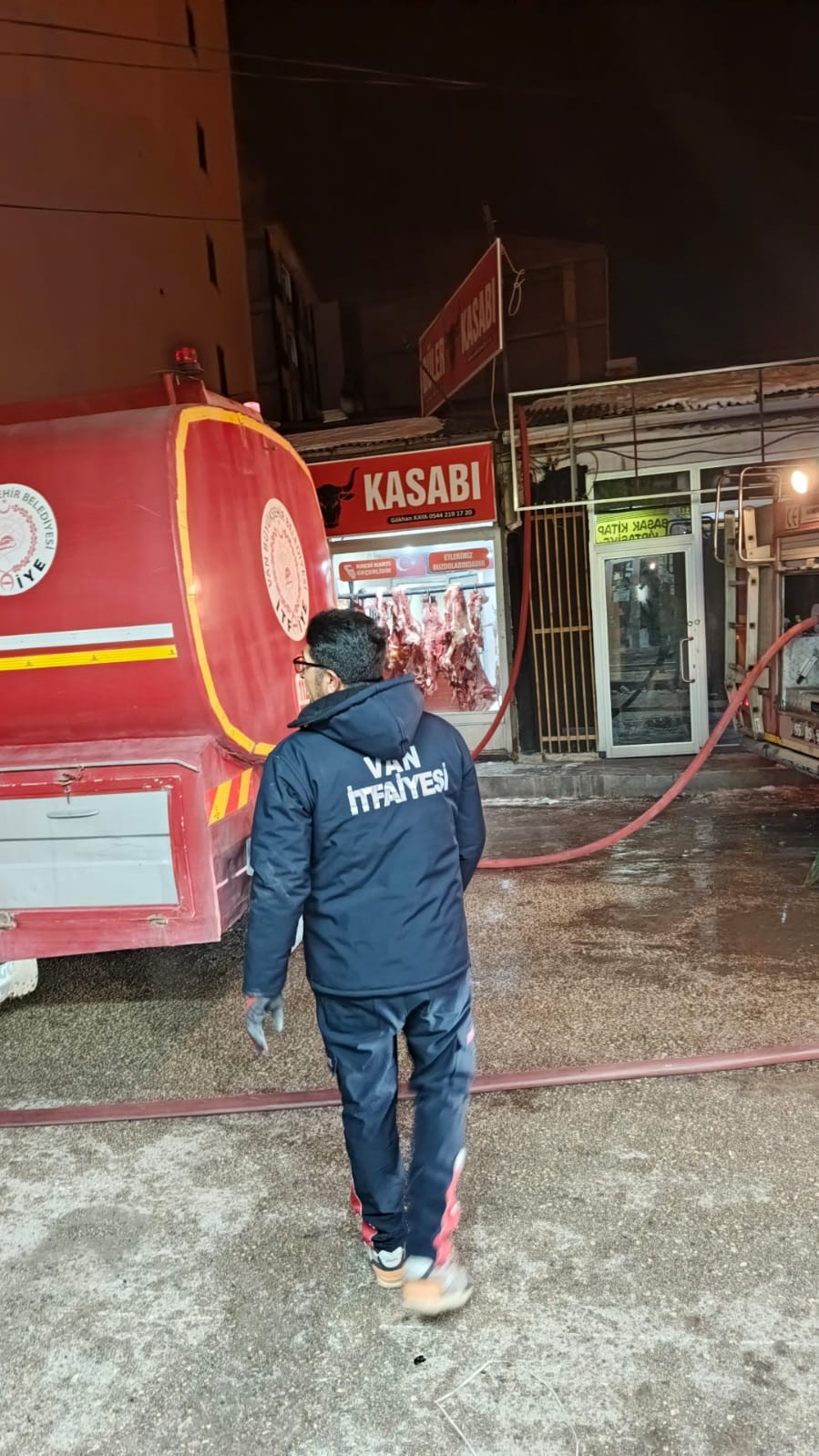 vanda korkutan yangin 5 is yeri zarar gordu 0 9LJYcTe4