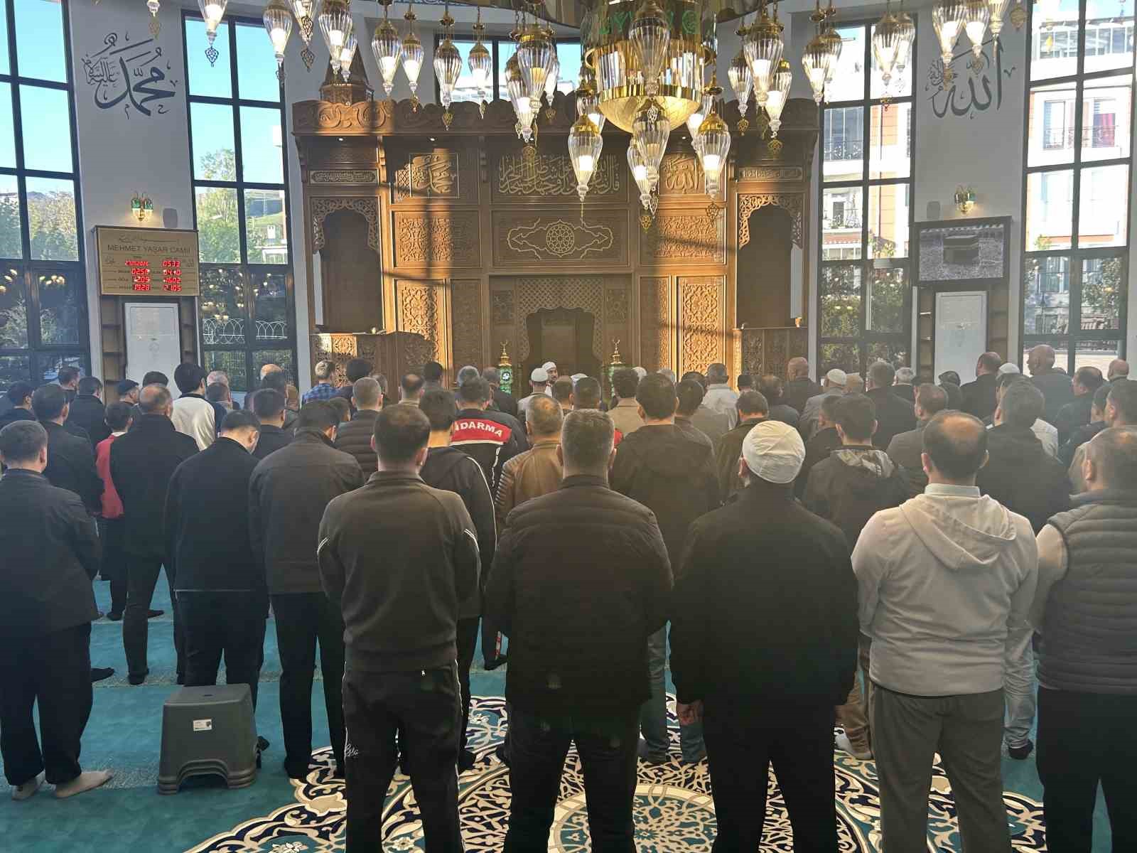 vanda kurban bayrami namazi coskusu 2 ksuGyXik