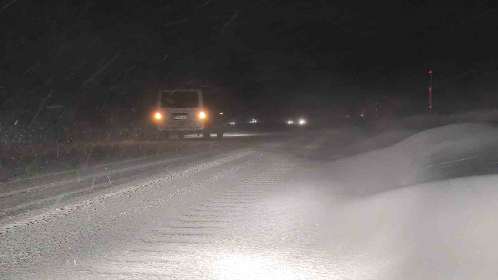 vanda kurubas gecidinde kar ve tipi ulasimi olumsuz etkiliyor 6 UdPvcHTX