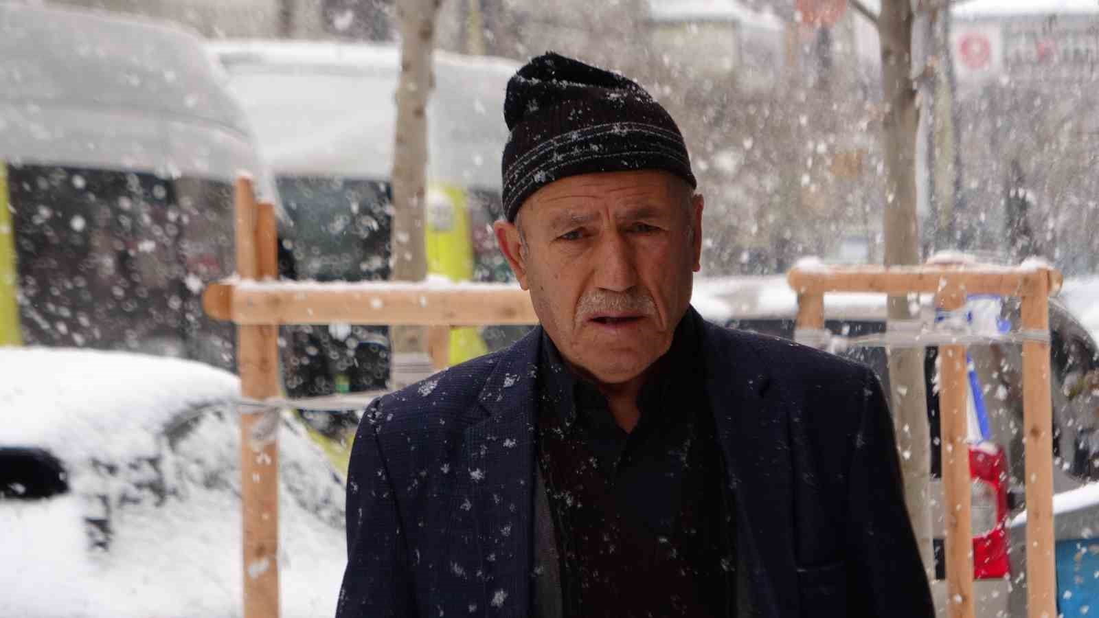 vanda lapa lapa kar yagisi 625 yol kapandi okullar tatil edildi 2 m6OiOSv3