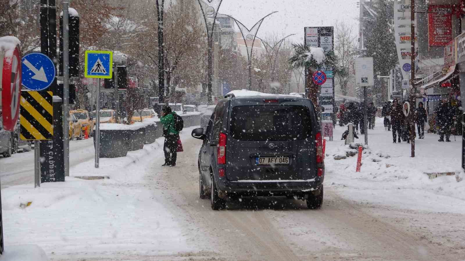 vanda lapa lapa kar yagisi 625 yol kapandi okullar tatil edildi 5 9SwIfbTa