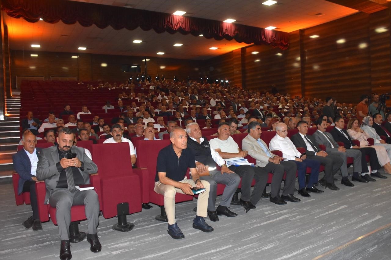 Van’da ’Muhtarlar Akademisi’ başladı 6 vanda muhtarlar akademisi basladi 2 RSvGvlzp