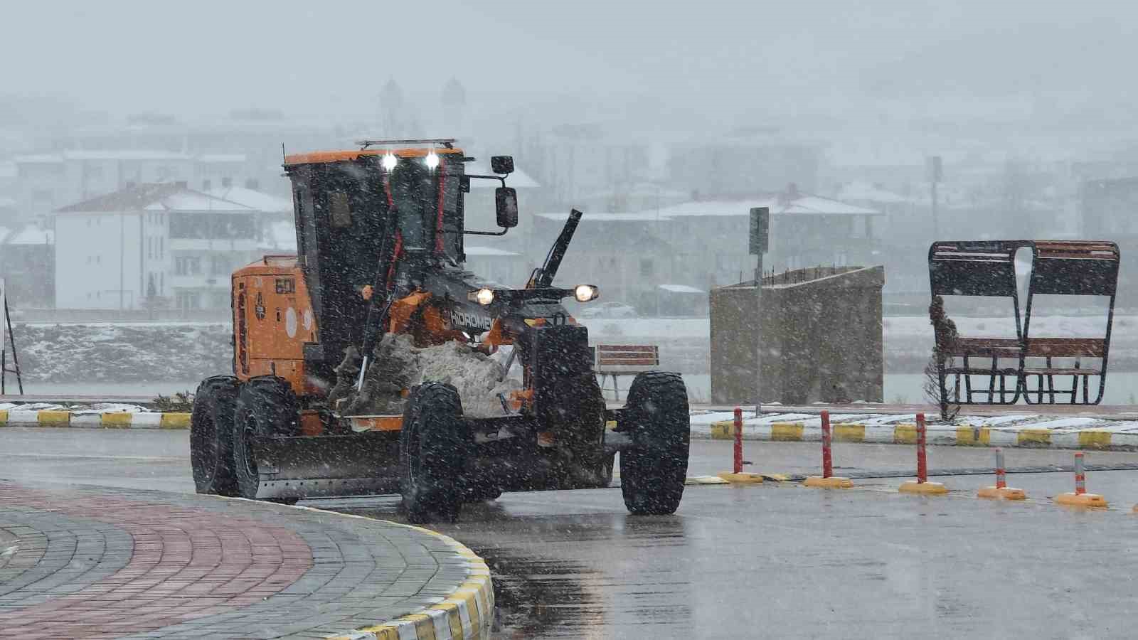 vanda nisan kari 93 yerlesim yerinin yolu kapandi izmir ucagi inemedi 1 44uQIRGq