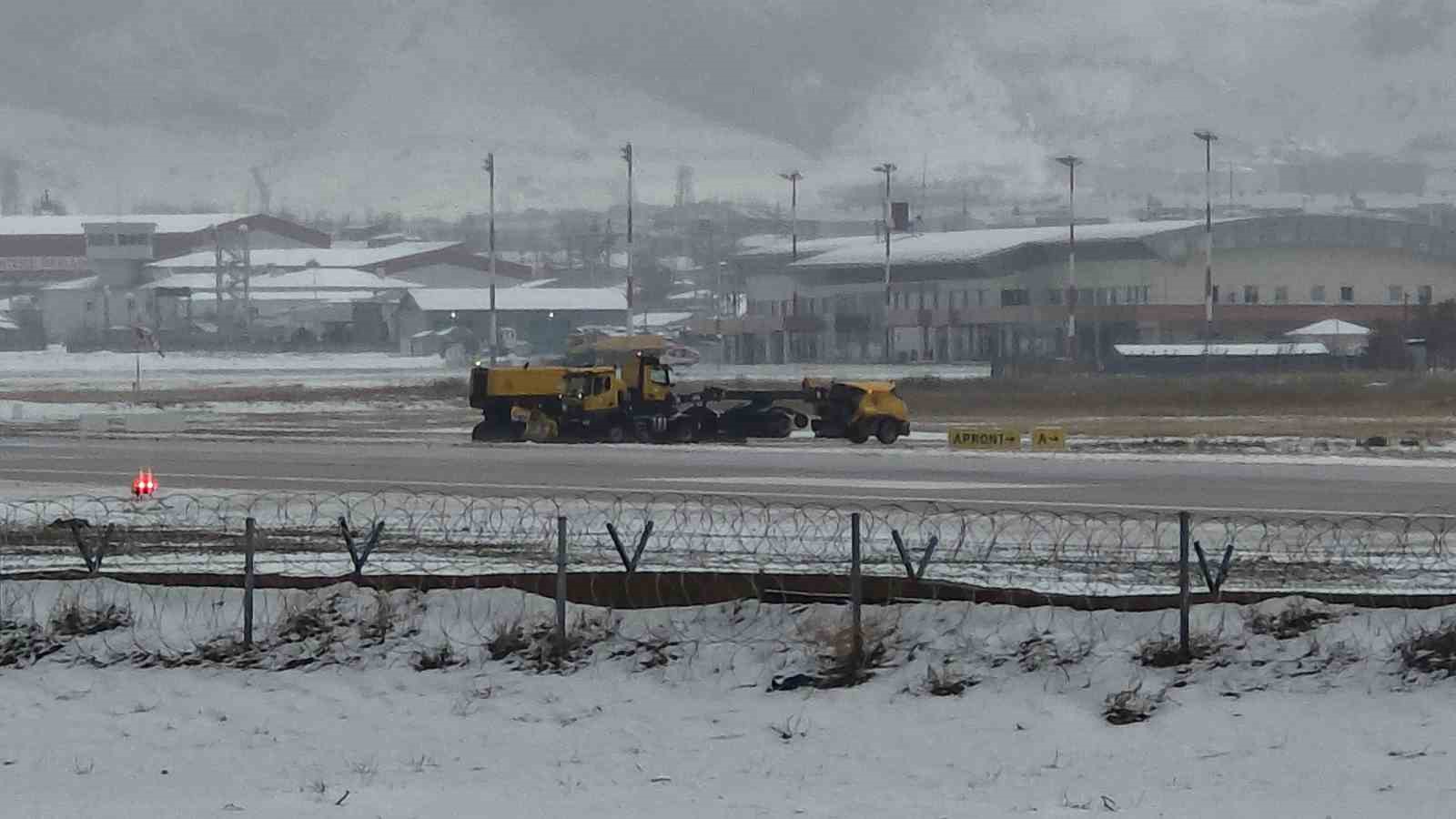 vanda nisan kari 93 yerlesim yerinin yolu kapandi izmir ucagi inemedi 5 HZiE2QmT