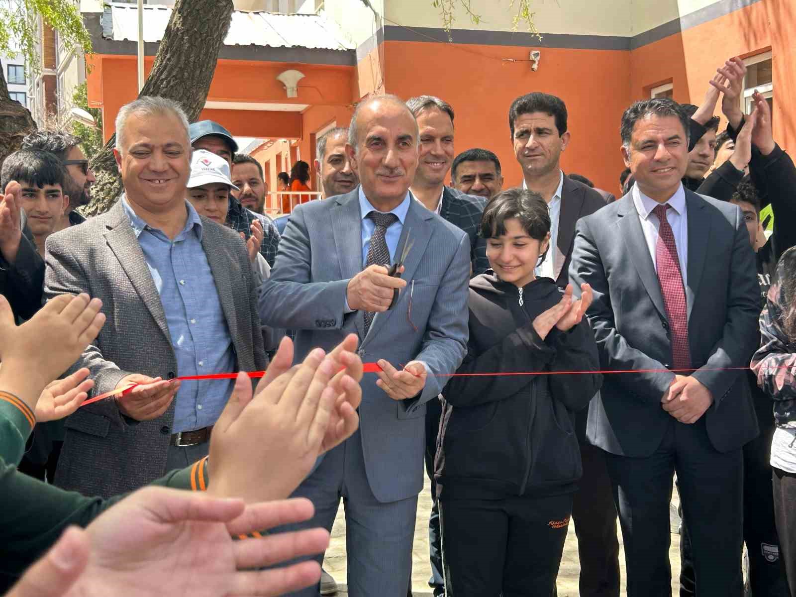 vanda ogrencilerin hazirladigi projeler bilim fuarinda sergilendi 1 H7hXOs5R