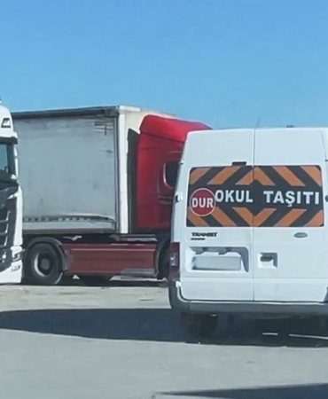 vanda-okul-tasiti-yazan-aracta-35-kilo-metamfetamin-ele-gecirildi-L7IVBtEO.jpg