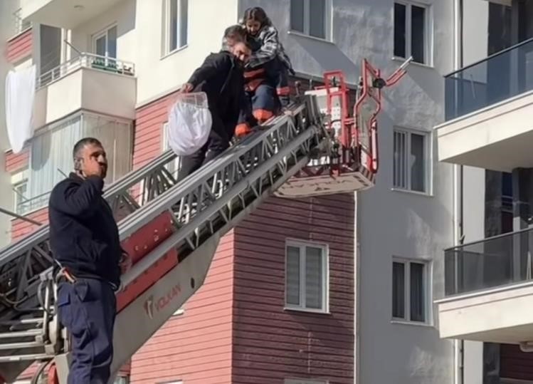 vanda otopark yangininda 29 kisi dumandan etkilendi 1 wVOG4KBA