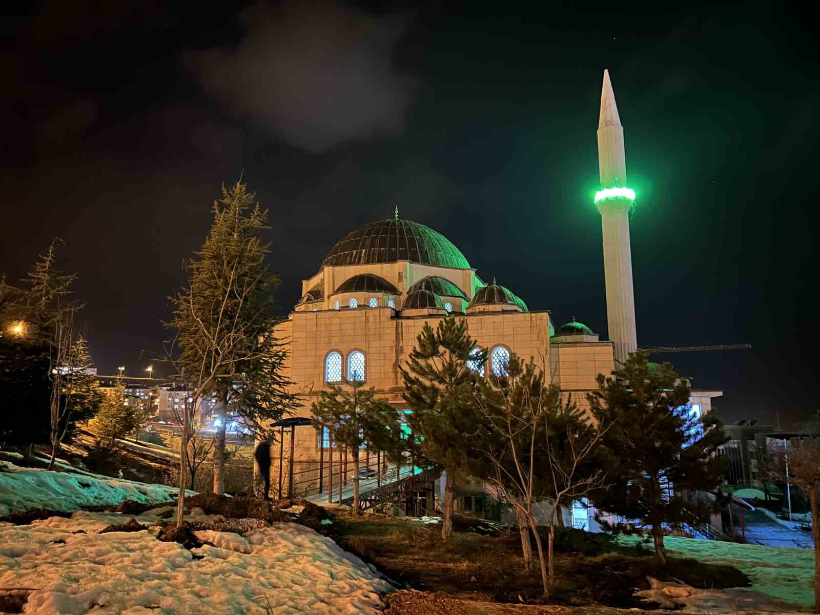 vanda ramazan ayinin ilk teravih namazi kilindi 4 TuX9jKtX