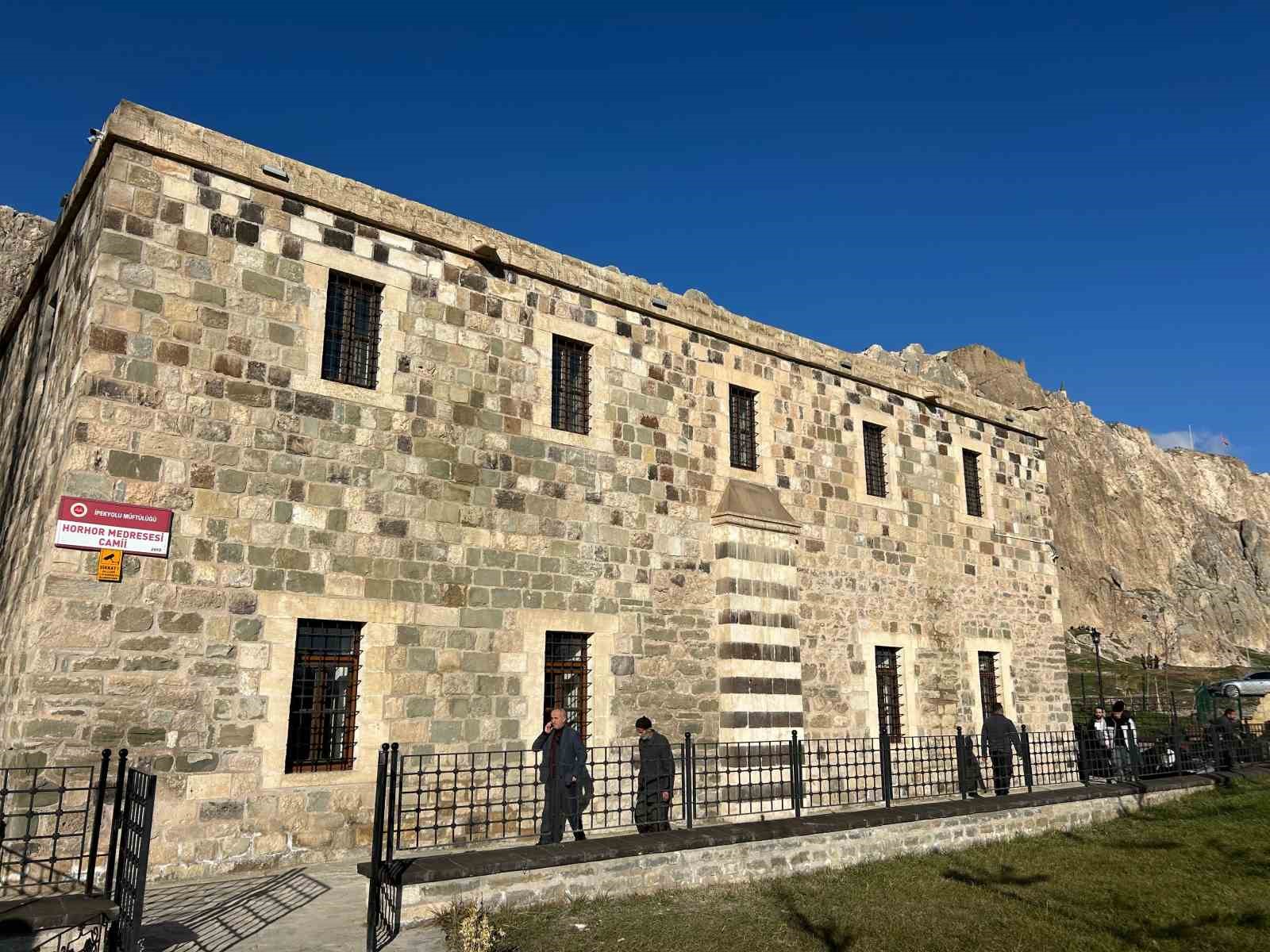 vanda ramazan oncesi manevi atmosfer tarihi camide yasaniyor 8 dclG5ku6