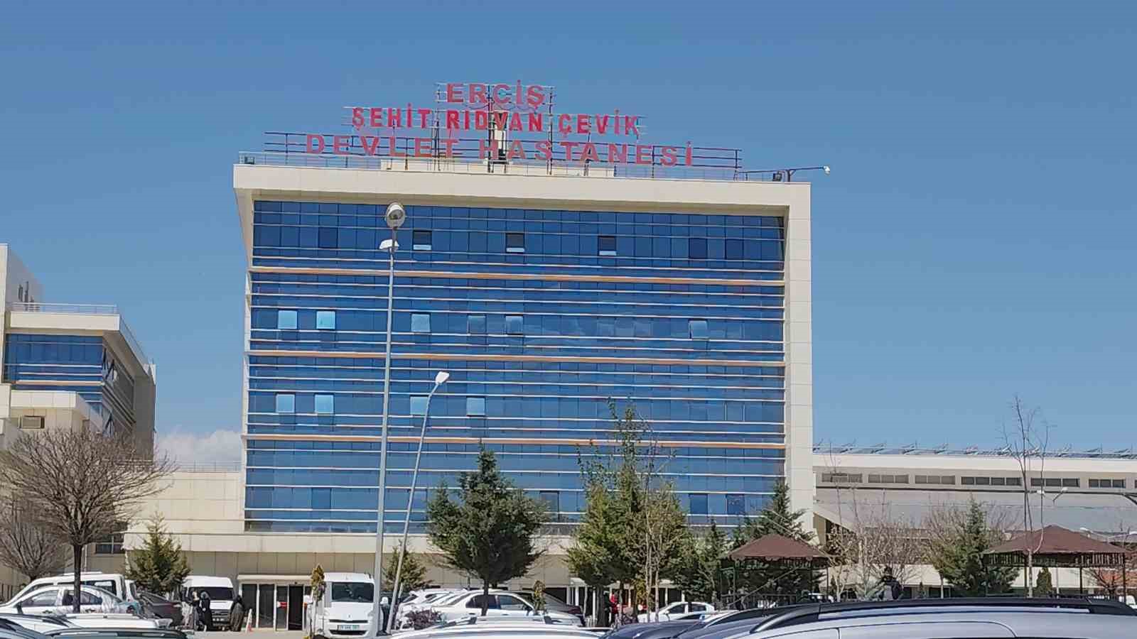 Van’da silahlı ve bıçaklı kavga: 5 yaralı 6 vanda silahli ve bicakli kavga 5 yarali 2 kPS7uvik