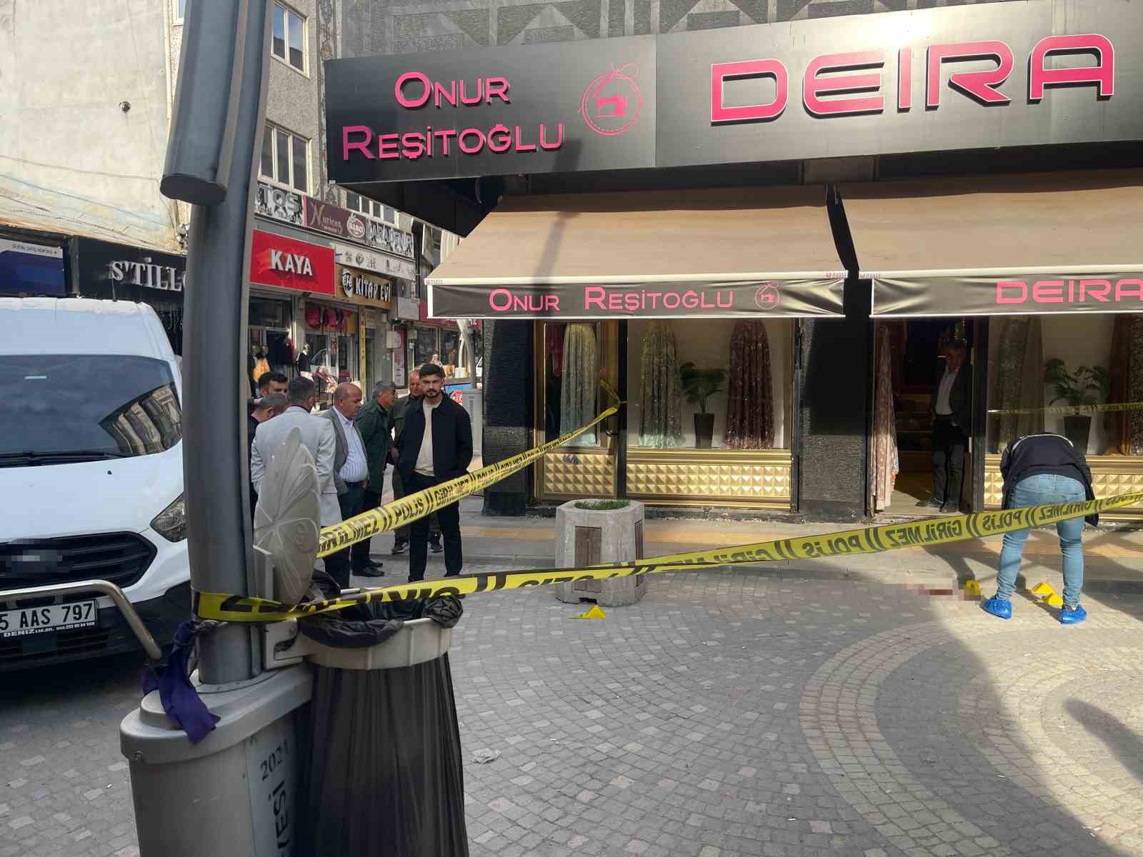 vanda sokak ortasinda silahli saldiri 1 yarali 1 QdysrF5z