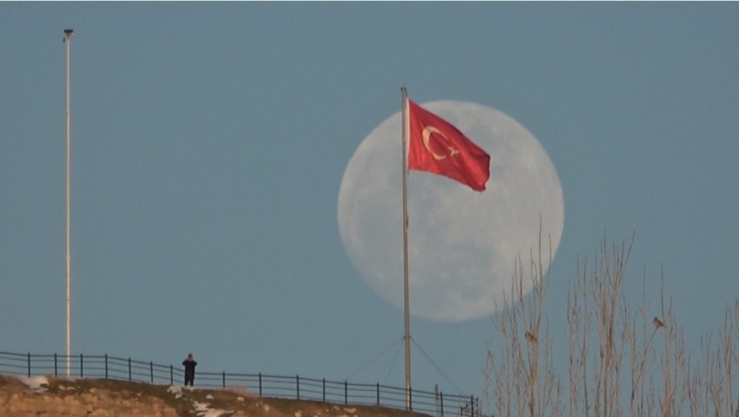 vanda tarih ile dolunayin bulusmasi gorsel solen sundu 11 YJ4i5ULT