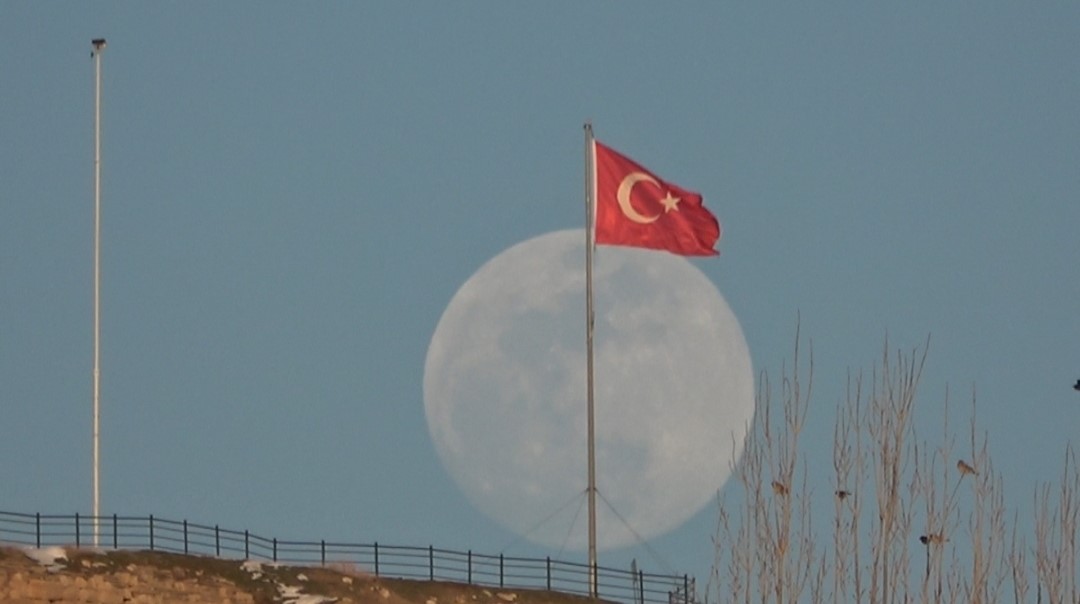 vanda tarih ile dolunayin bulusmasi gorsel solen sundu 13 WrZuTqdG