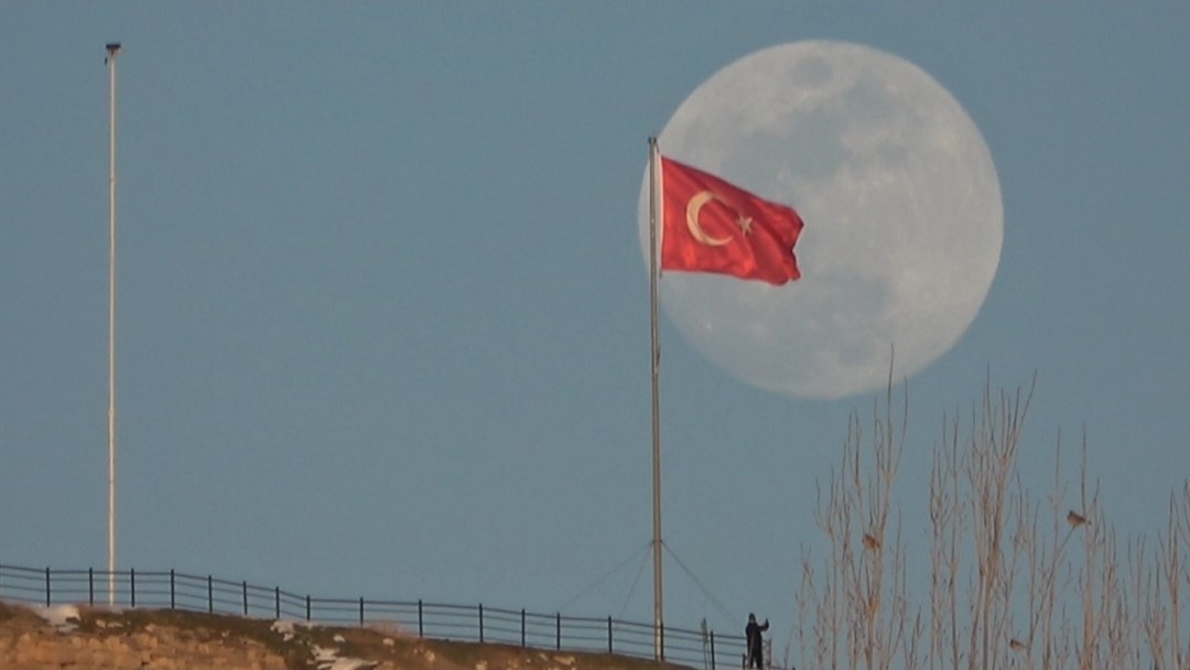vanda tarih ile dolunayin bulusmasi gorsel solen sundu 6