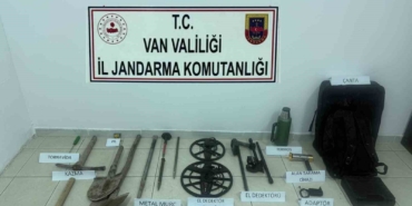 vanda-tarihi-kale-yakininda-kazi-yapan-2-kisi-yakalandi-nQtf5Pf8.jpg