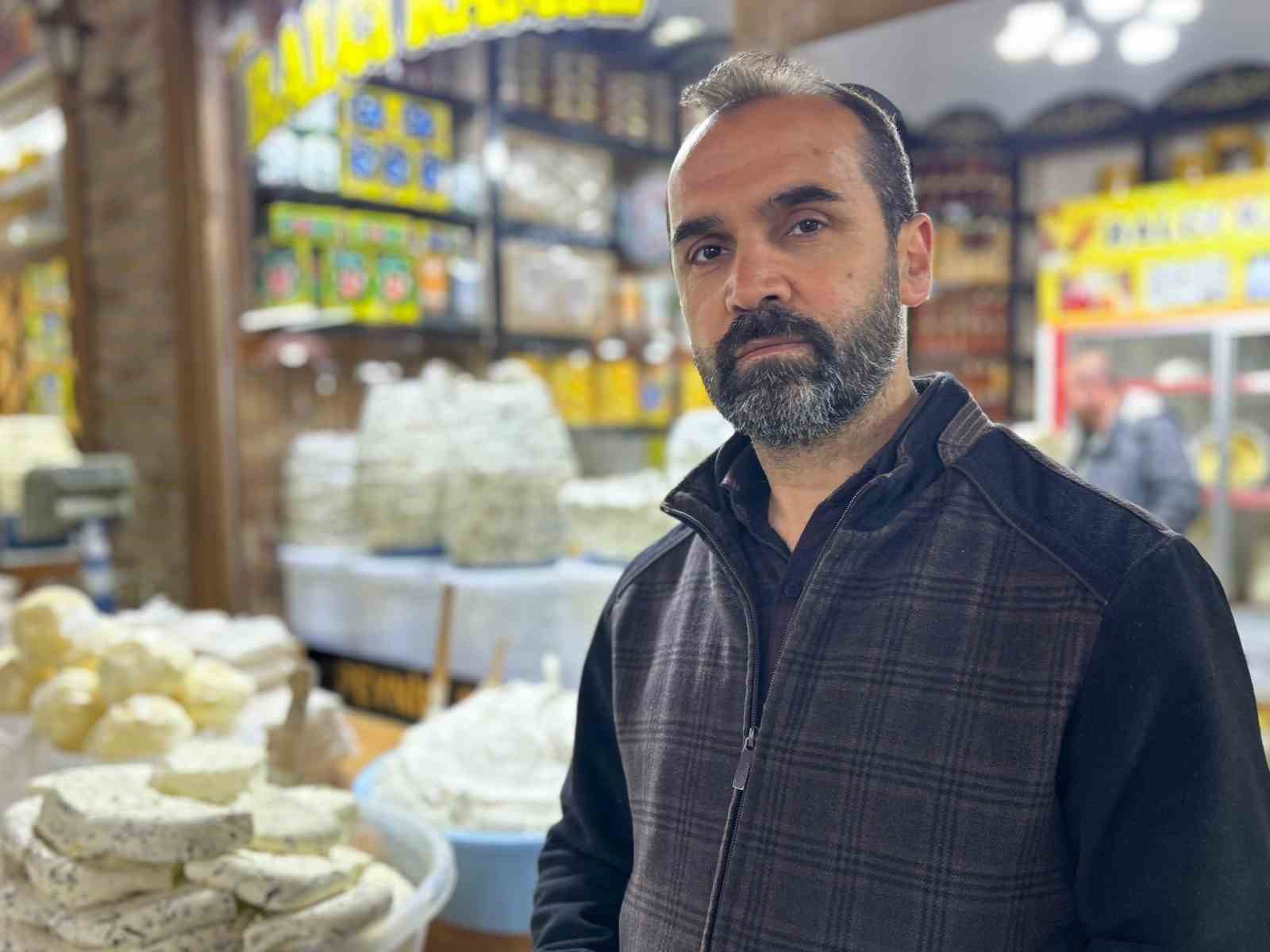 Van’da taze otlu peynir sezonu başladı: Bereketli yağışlar yüzleri güldürdü 8 vanda taze otlu peynir sezonu basladi bereketli yagislar yuzleri guldurdu 4 WcdBsTvD