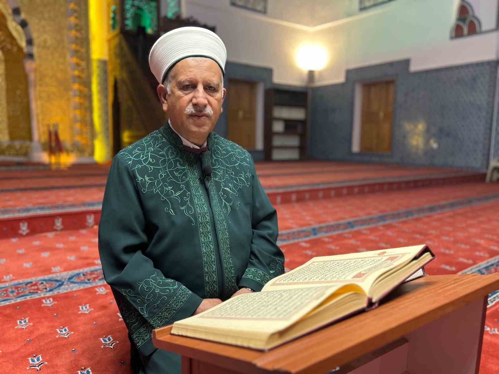 vanda vatandaslar itikaf sunneti icin camilere kapandi 3 LIRQ8WL1