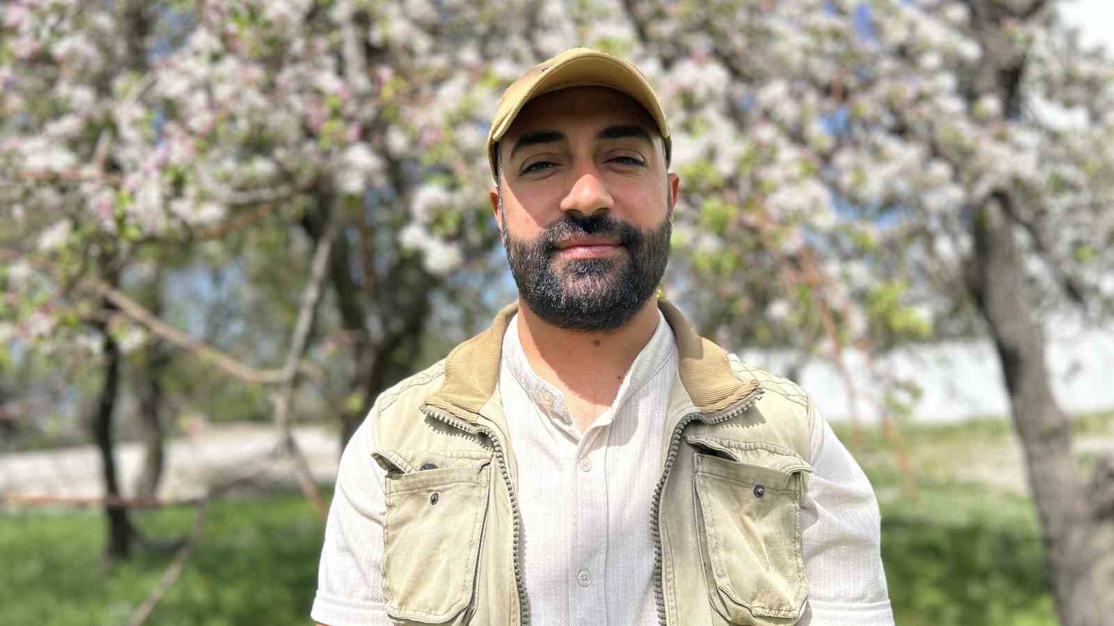 vanda yaralanan kargayi arkadaslari yalniz birakmadi 3 sGl6wdR7