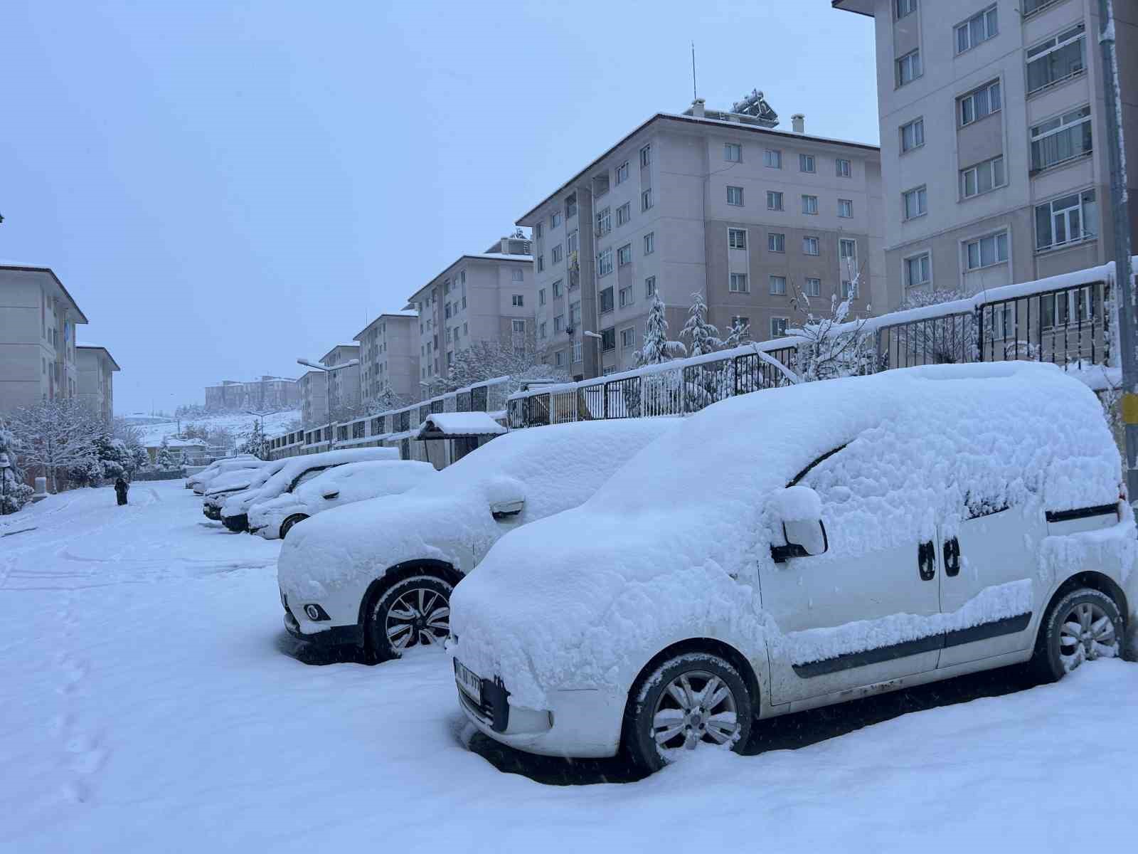 vanda yogun kar yagisi ucak seferleri rotar yapti 1 cqSThfwe
