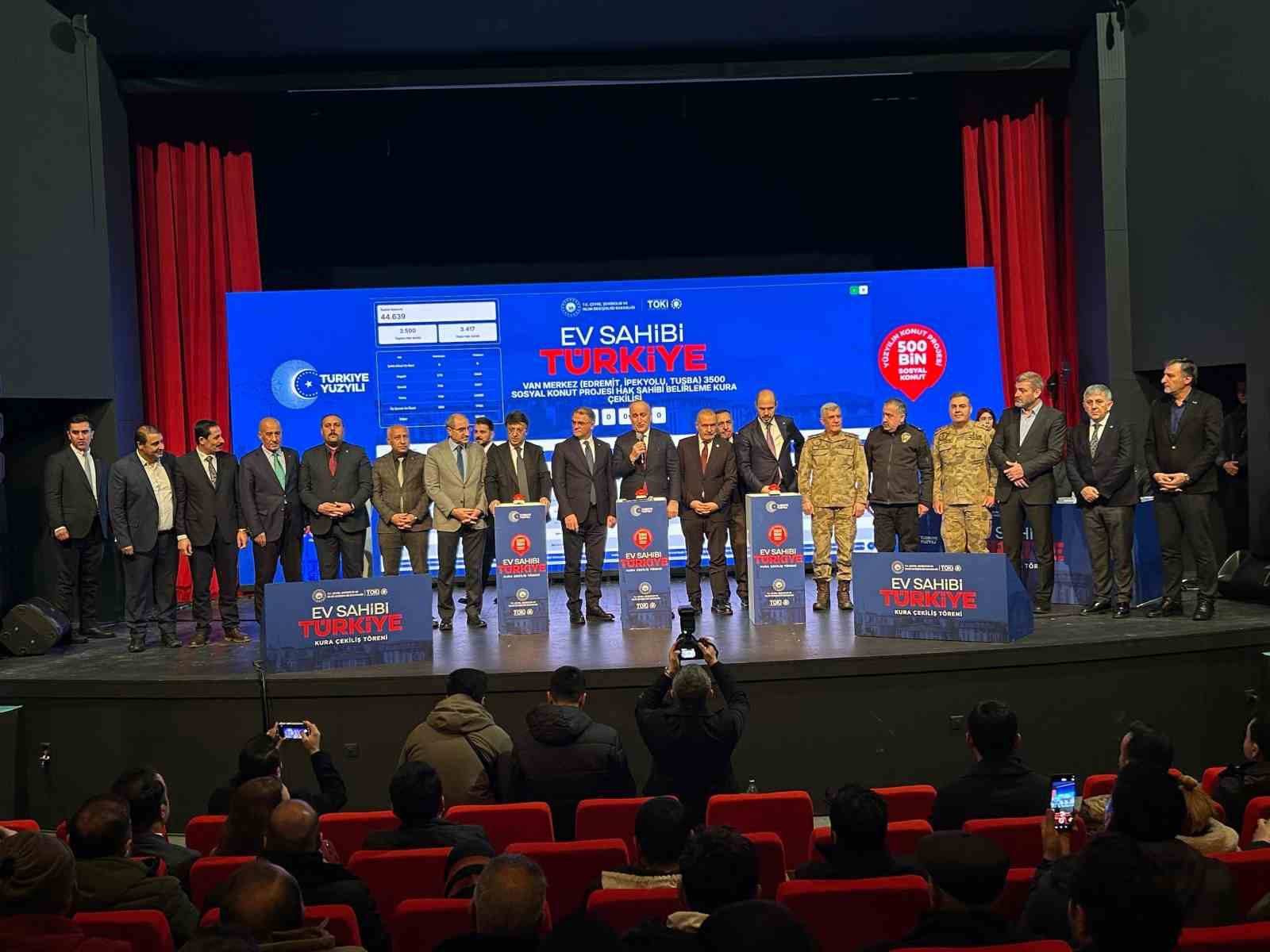 vanda yuzyilin konut projesinin kura cekimleri yapildi 0 EUtKIfk4
