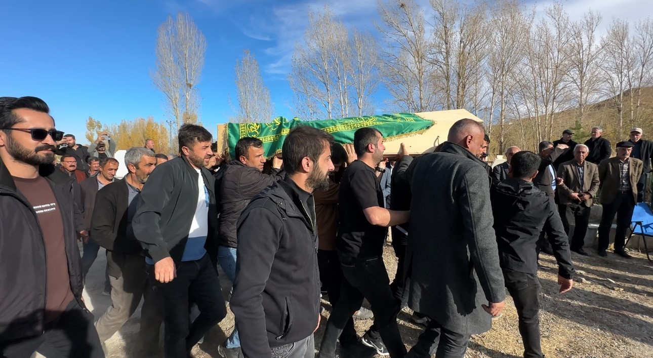 Van’daki feci kazada ölü sayısı 4’e yükseldi 7 vandaki feci kazada olu sayisi 4e yukseldi 3 JOWV4ui8