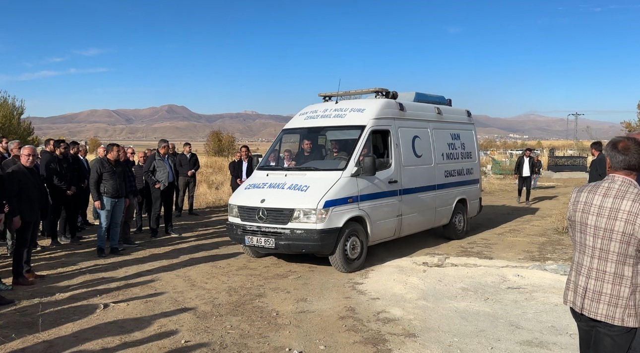 Van’daki feci kazada ölü sayısı 4’e yükseldi 8 vandaki feci kazada olu sayisi 4e yukseldi 4 GXWGCvDW