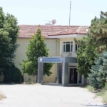 vandallar-eski-fizik-tedavi-merkezinin-duvarlarina-sprey-boyalarla-yazi-yazdi-vbHjtzhM.jpg