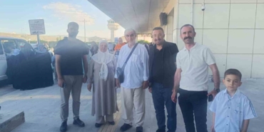 vandan-kutsal-topraklara-uzanan-yolculuk-sona-erdi-ilk-hac-kafilesi-dualarla-karsilandi-DbzsF3k4.jpg