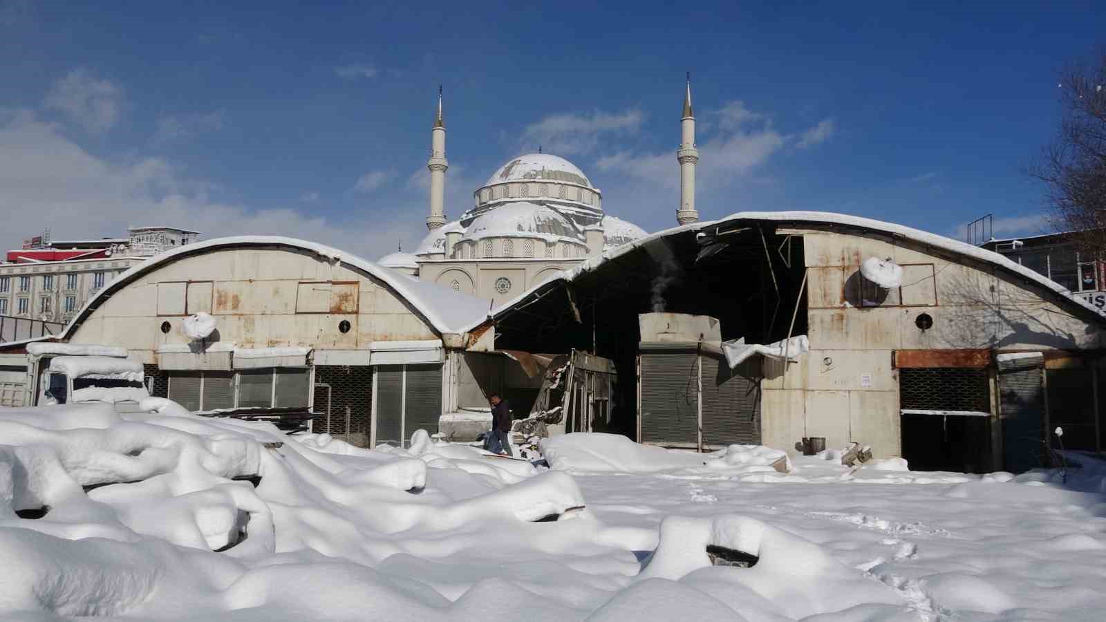 vanin 27 yillik misir carsisi iki katli modern arasta oluyor 2 IcVYFMII
