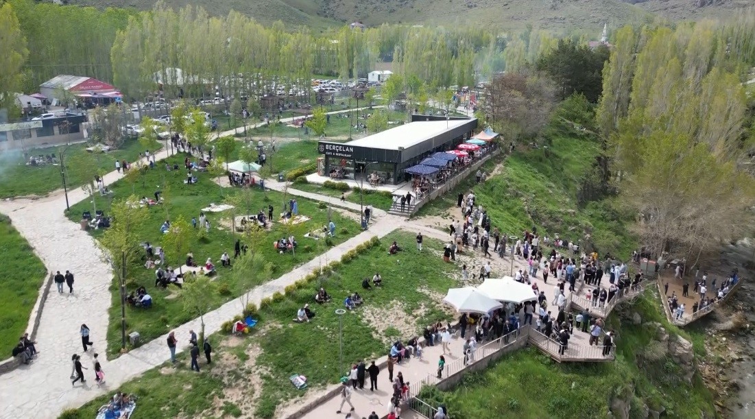 vanin doga harikasi bayramda doldu tasti 2 7l9reQ9c