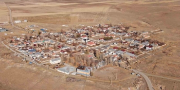 vanin-ozalp-ilcesinde-simetrik-yapilar-sonbahar-guzelligiyle-buyuluyor-byp69KeN.jpg