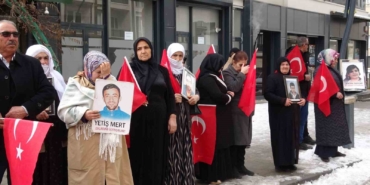 vanli-anne-artik-cocuklarimizi-gommeyelim-silahlarimizi-gomelim-D4KJjPXD.jpg