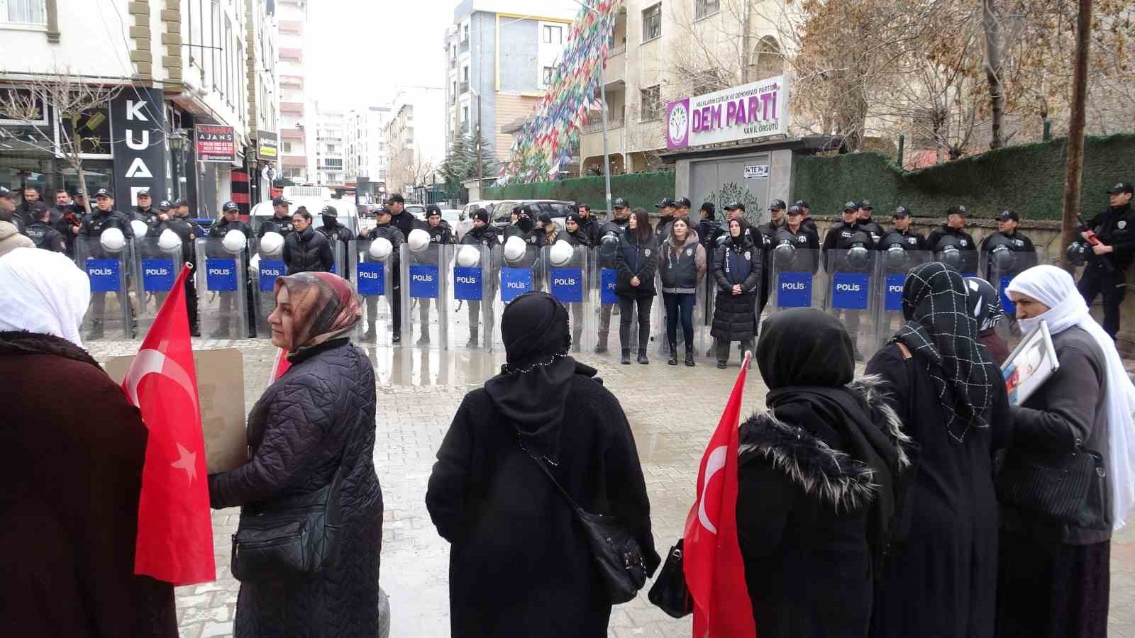 vanli anne bu bayrak icin olun 1 jqCL3KNm