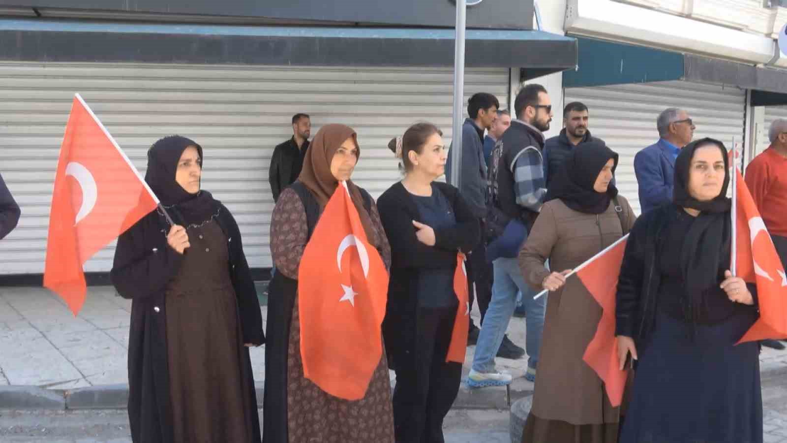 vanli annelerin evlat nobeti devam ediyor 0 F1OXCkhb
