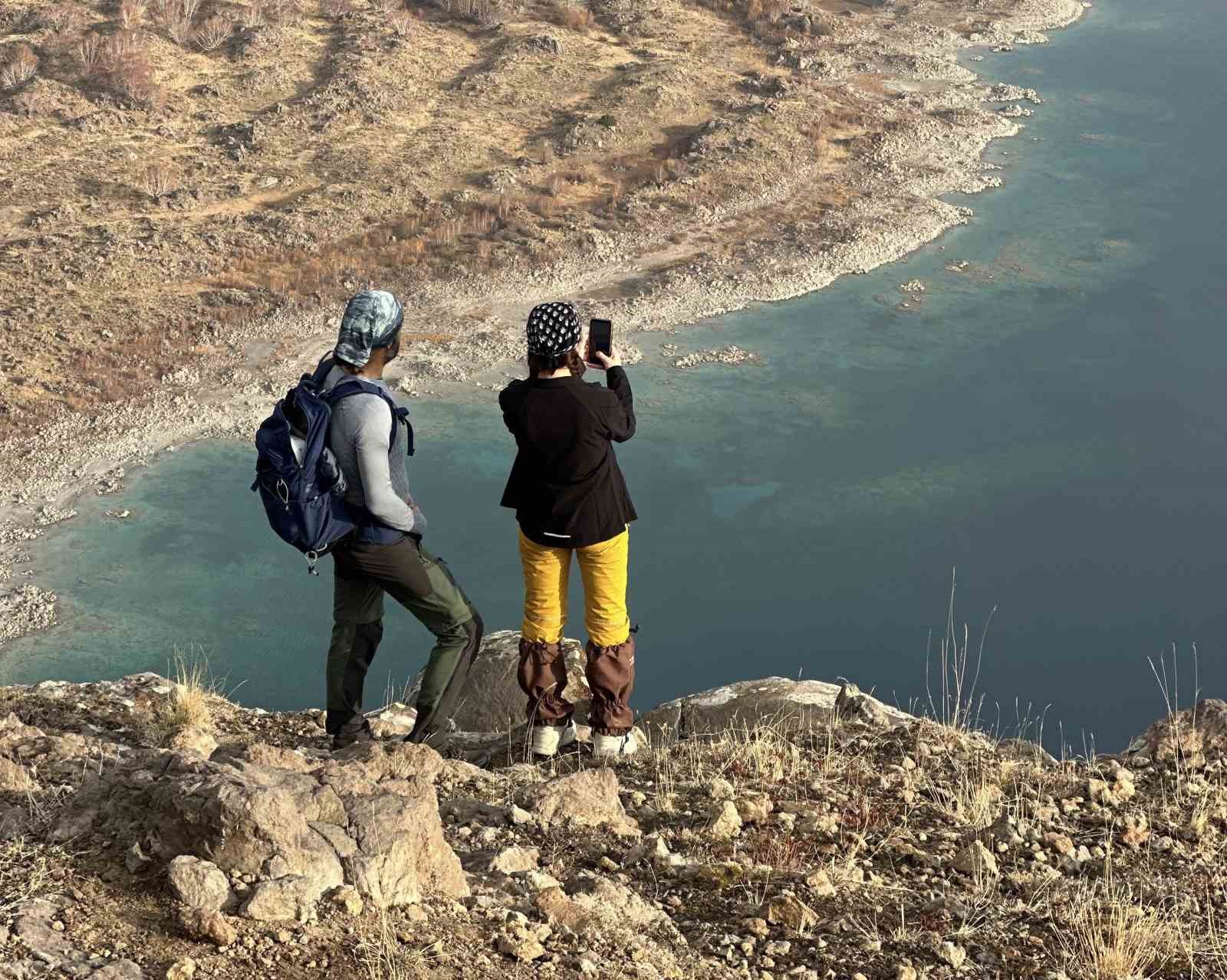 vanli dagcilardan nemrut kalderasinda 12 saatlik zorlu yuruyus 1 9BmdDR7d