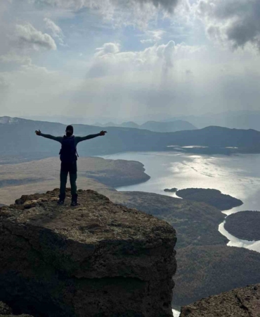 vanli-dagcilardan-nemrut-kalderasinda-12-saatlik-zorlu-yuruyus-h1pgmVNw.jpg