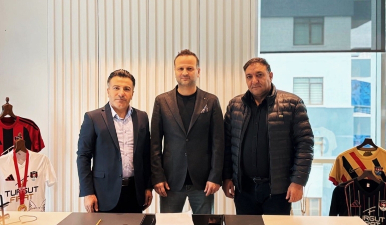 vanspor-osman-zeki-korkmaz-ile-anlasti-TPdOXKtT.jpg