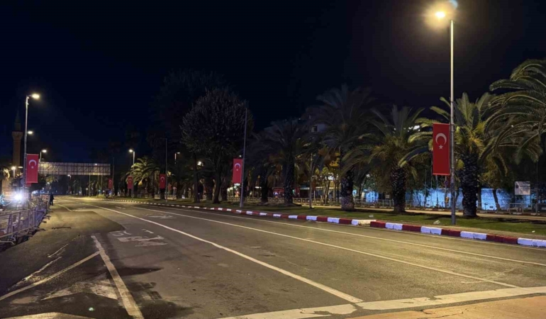 vatan-caddesi-cumhuriyet-bayrami-kutlamalari-oncesi-trafige-kapatildi-fpJBmPSI.jpg