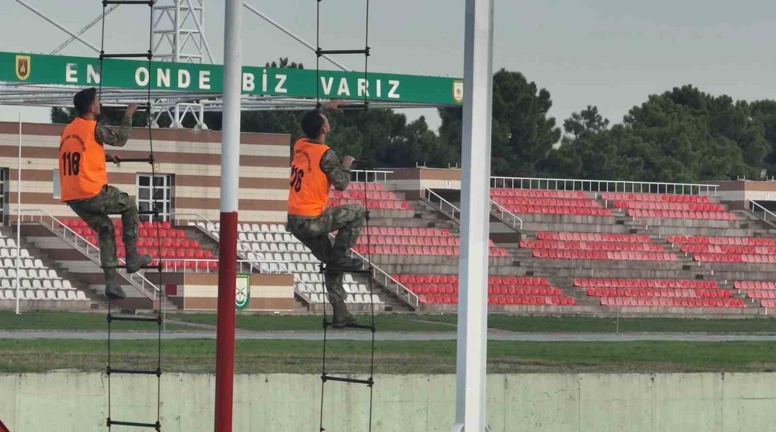 vatan savunmasinin kahramanlari zorlu egitimlerden geciyor 16 jUTg7cs6