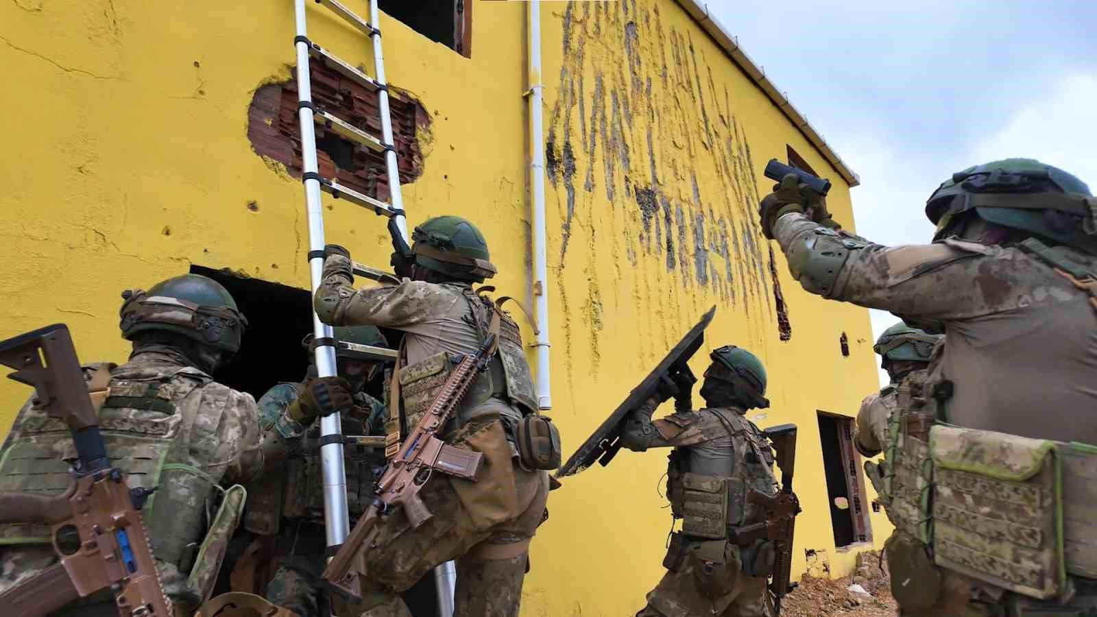 vatan savunmasinin kahramanlari zorlu egitimlerden geciyor 7 qZdDqVDC