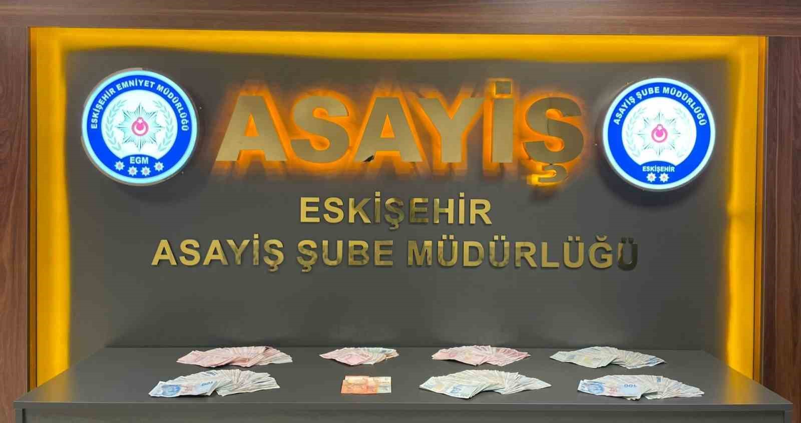 vatandasin 508 bin tllik ziynet esyasini dolandiran supheli eskisehir girisinde yakalandi 0