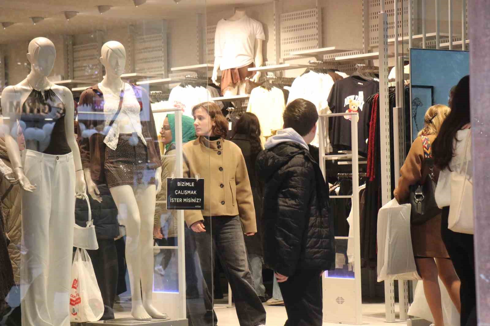 vatandasin bayram telasi sokaklar doldu tasti 3 1wlqEW76